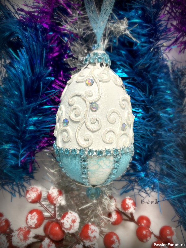 Новогодние игрушки из подручных средств.