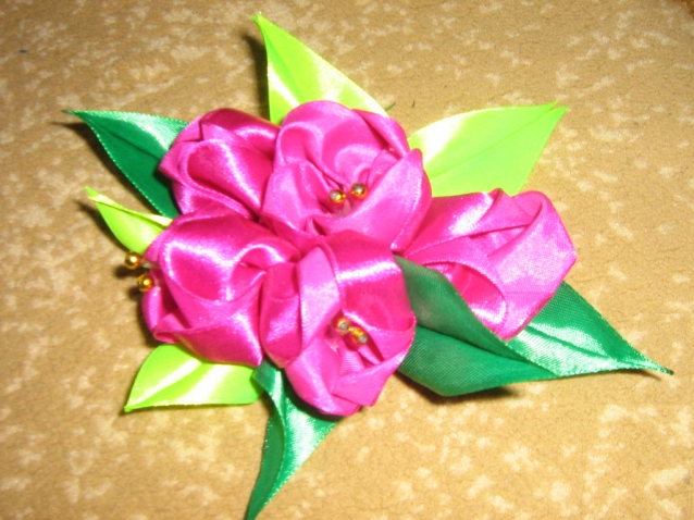 Цветы-браслеты из ткани