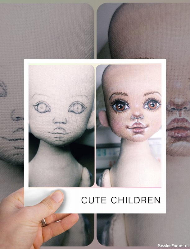 Момент росписи лица текстильной куклы.