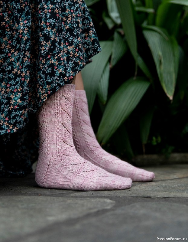 Вязаные проекты в книге «52 Weeks of Socks Vol. II». Продолжение