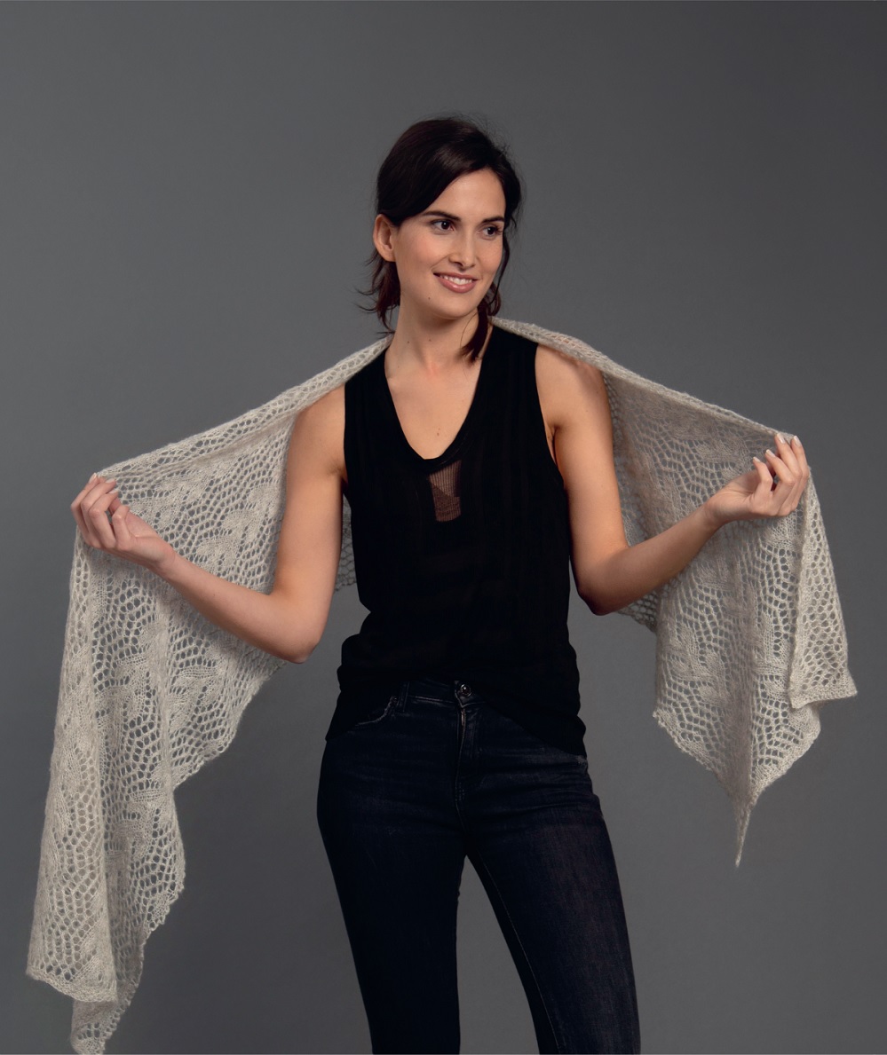 Коллекция ажурных проектов в книге &laquo;Lace Knit Shawls, Sweaters, Socks &amp; Hats&raquo;