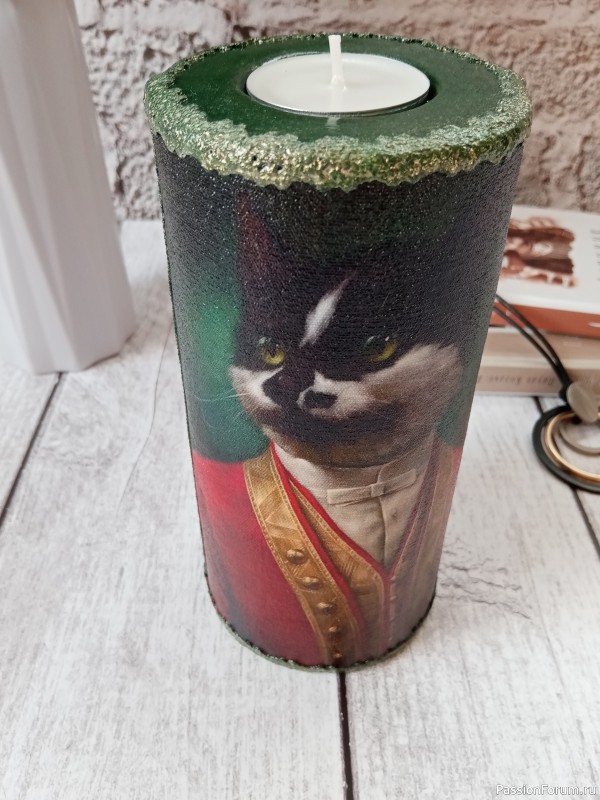 Подсвечник для чайной свечи из серии Коты - аристократы