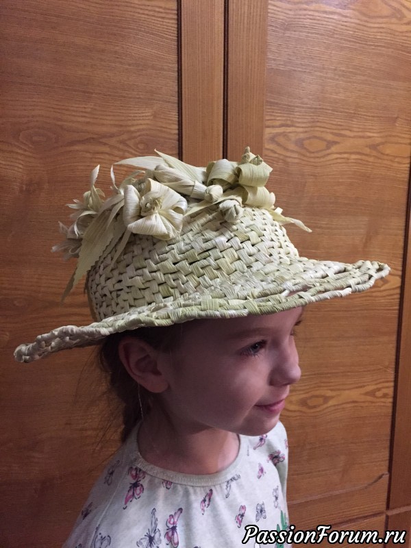 Шляпка для внучки.