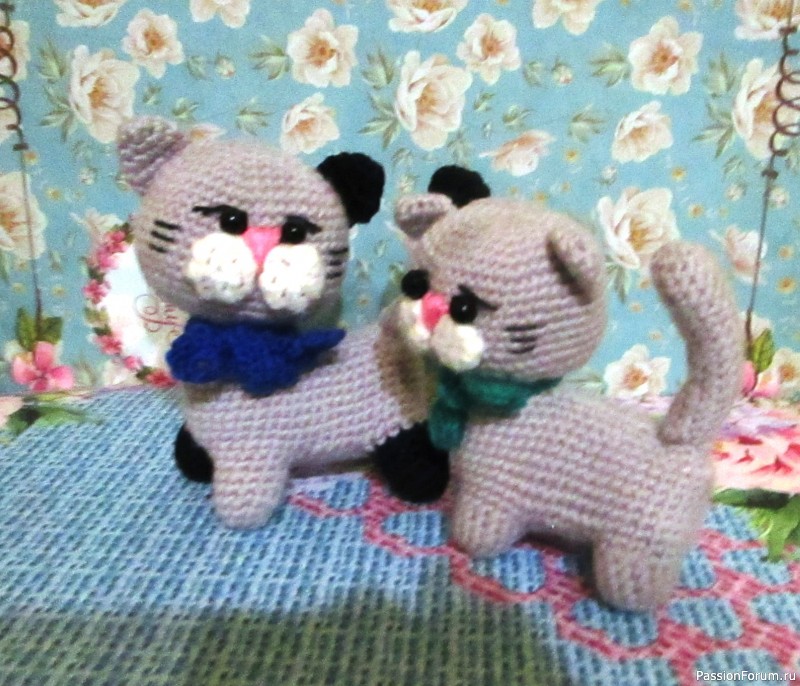 Котята крюком. Мои работы