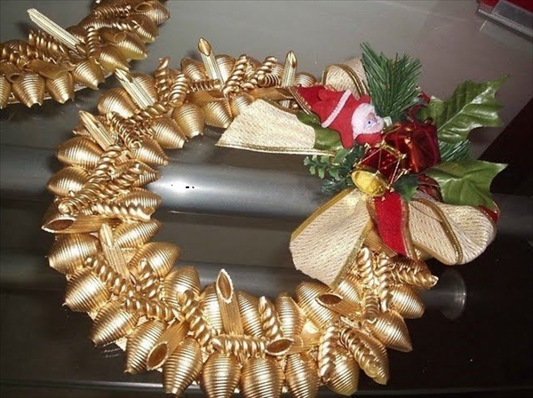 christmas crafts ideas diy gold wreath pasta