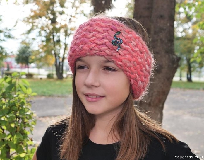 Повязка из толстой пряжи спицами. Описание