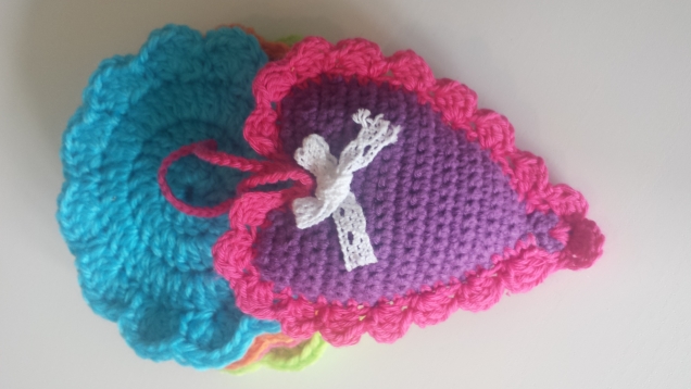 Немного вязания, немного вышивки, вообщем всего по чуть чуть.