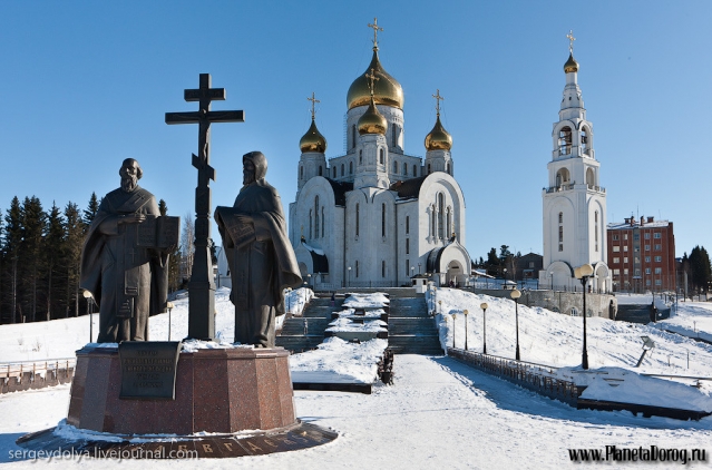 Посещение храмового комплекса беломраморного храма Воскресения Христова