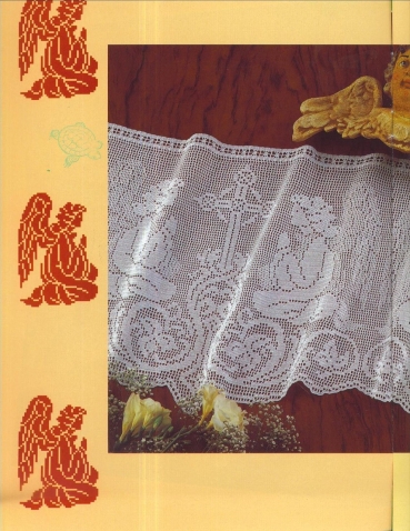 Филейная вышивка по сетке и филейное вязание крючком. Схемы изделий в старинном стиле.