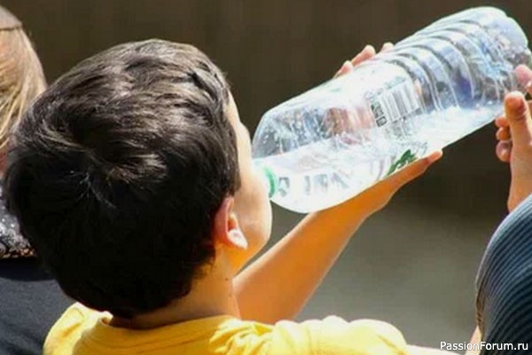 Сколько 2 летний ребенок должен выпивать воды в день