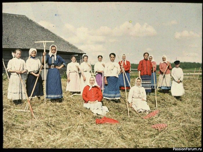 Цветные фотографии барынь-красавиц и крестьянок царской России