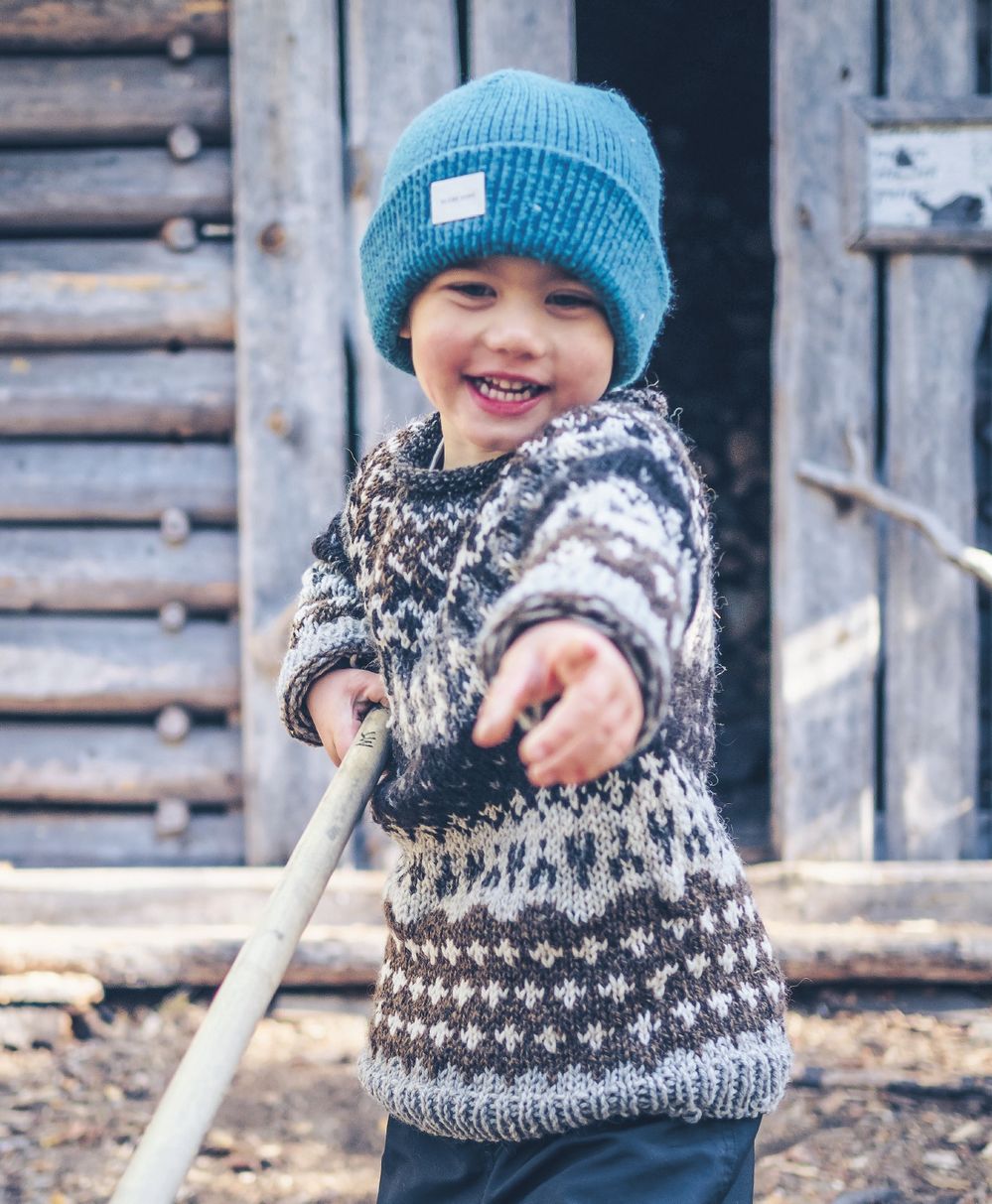 Коллекция вязаных моделей в книге «Icelandic Knits»