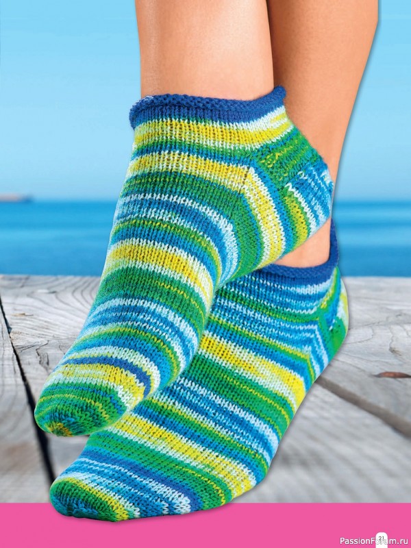 Коллекция моделей носков в журнале «Socken Stricken & Hakeln HU047 2023»