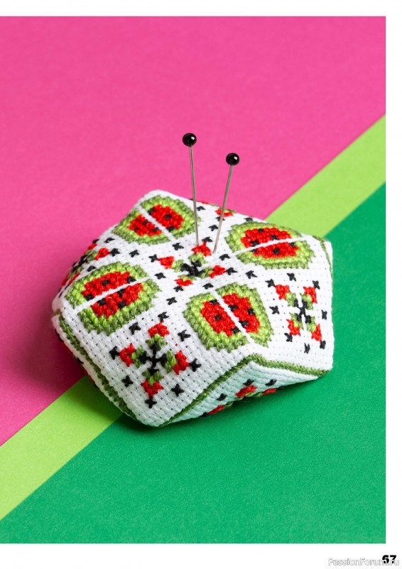 Коллекция вышивки в журнале «XStitch Magazine №30 2024»