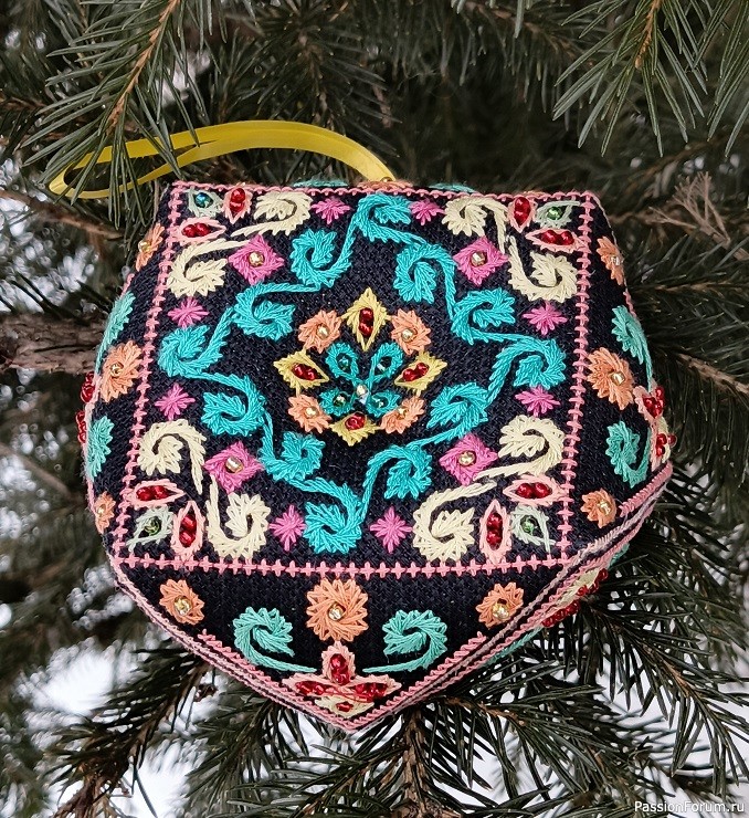 "Октябрь", "Мороз и солнце", "Подарок" и др.