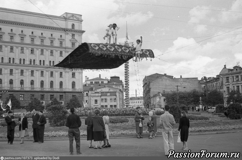 ВСТРЕЧА В МОСКВЕ - ПЕРВАЯ ЛАСТОЧКА, ВЕРНЕЕ СНЕГИРЬ!!!!!