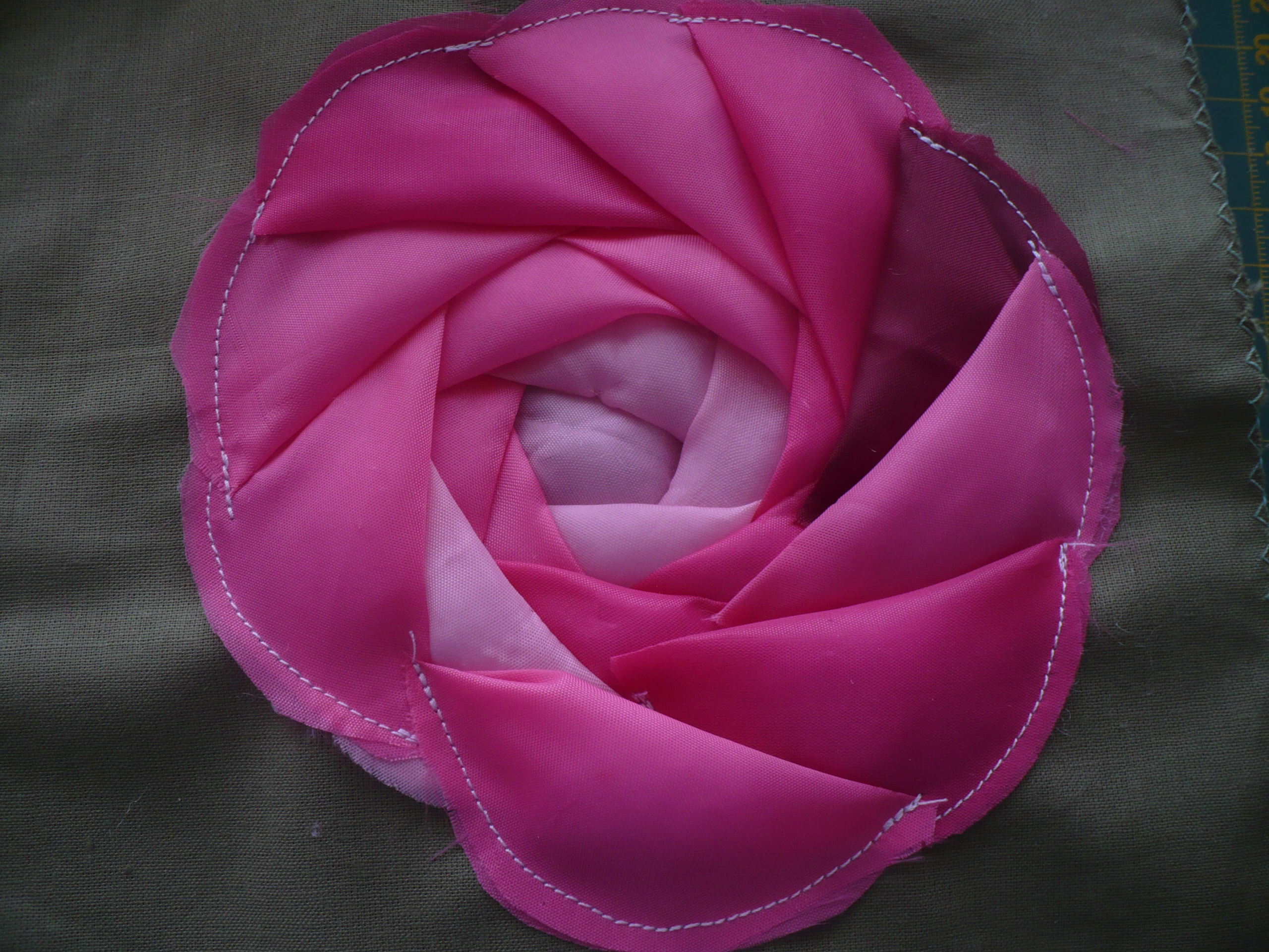 Мастер-класс «Декоративный чехол для подушки «Роза» с застежкой на пуговицах»