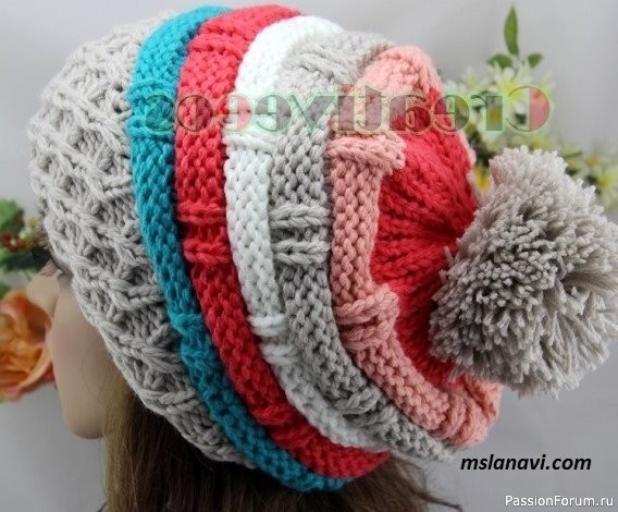 Яркие вязаные шапки спицами для девушек