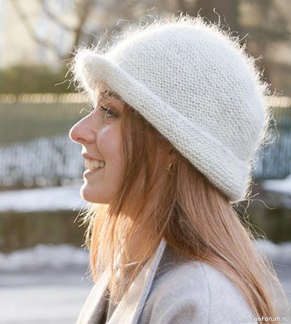 Шапка "Winter Lake" спицами. Описание