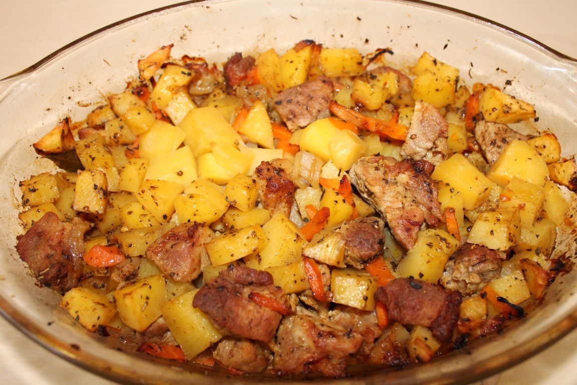Как приготовить мясо с картошкой в духовке на протвине с фото пошагово в
