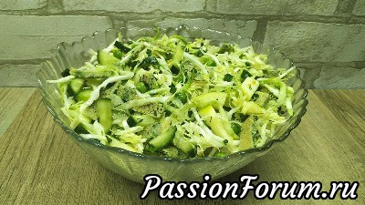 Фантастически вкусный салат из молодой капусты