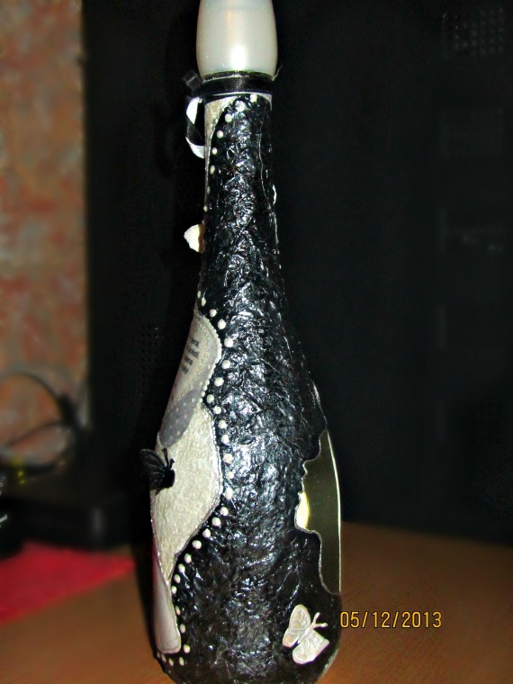 И снова бутылка вина...