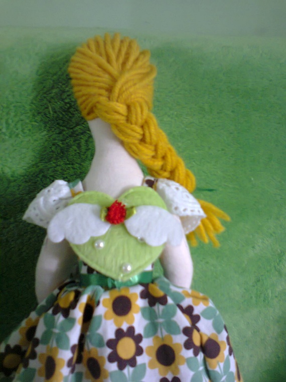 девченка с цветочками (кукла Тильда)