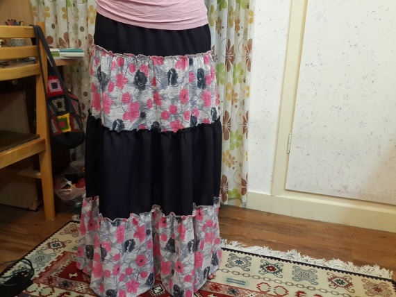 Skirt of silk fabrics