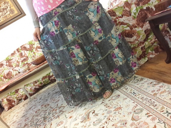 Skirt of silk fabrics